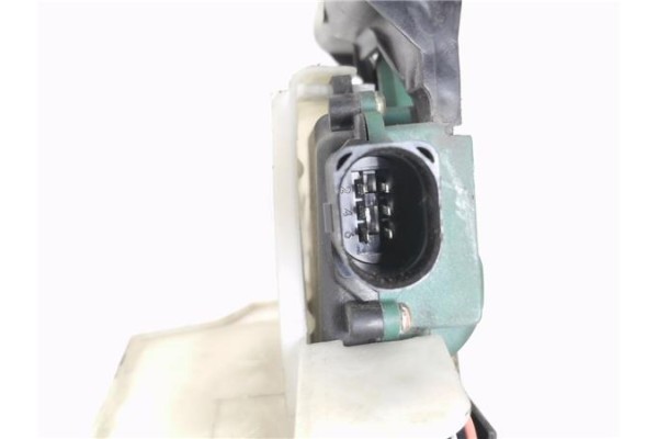Recambio de cerradura puerta trasero derecha para volkswagen passat berlina (3b3) 1.6 edition referencia OEM IAM 3B0837868  