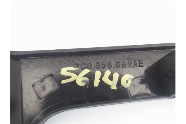 Recambio de embellecedor consola central para volkswagen passat berlina (3c2) 2.0 tdi 16v referencia OEM IAM 3C0858069AE  