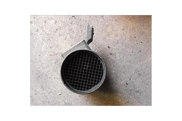 Recambio de caudalimetro para citroen xsara picasso 2.0 hdi referencia OEM IAM 30187986 5WK9623 