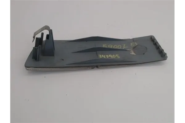 Recambio de reflectante paragolpes trasero para volkswagen golf iii (1h1) 1.6 referencia OEM IAM 1H0941777  1H0953049(TUL) , AUD