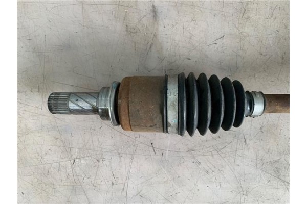Recambio de palier delantero izquierdo para renault clio ii (xbo) 1.2 16v 75cv referencia OEM IAM   