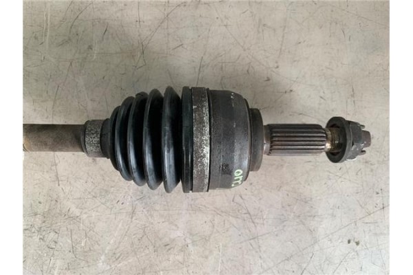 Recambio de palier delantero izquierdo para renault clio ii (xbo) 1.2 16v 75cv referencia OEM IAM   