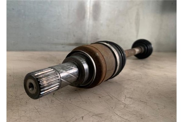 Recambio de palier delantero izquierdo para renault clio ii (xbo) 1.2 16v 75cv referencia OEM IAM   