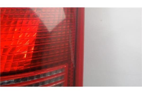 Recambio de piloto trasero derecho para fiat i punto (176) berlina referencia OEM IAM 7730722  