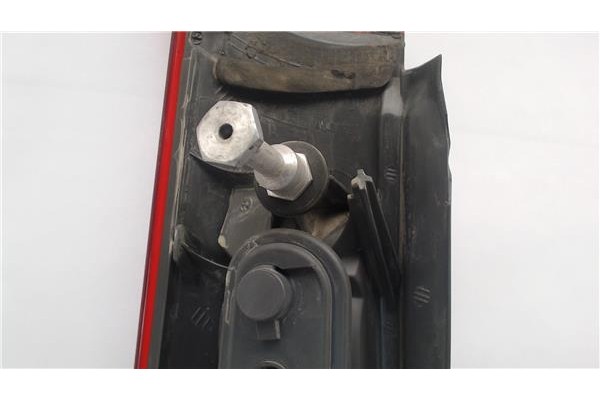 Recambio de piloto trasero derecho para fiat i punto (176) berlina referencia OEM IAM 7730722  