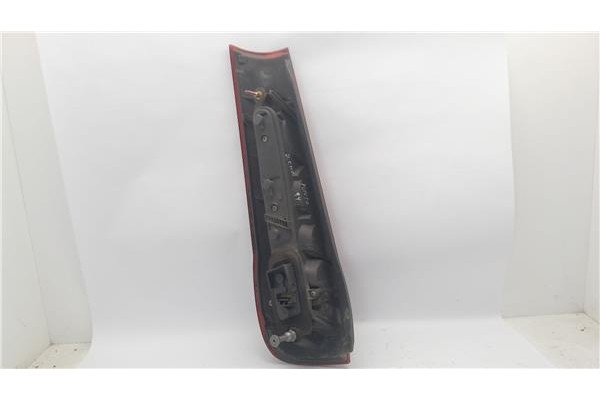 Recambio de piloto trasero derecho para fiat i punto (176) berlina referencia OEM IAM 7730722  