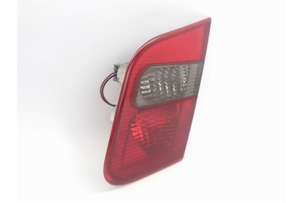 Recambio de piloto porton trasero derecho para mitsubishi carisma berlina 4 (da0) 1.9 di-d (da5a) referencia OEM IAM MR485474  