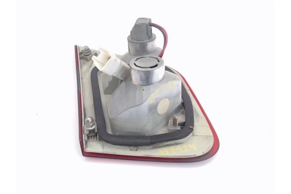 Recambio de piloto porton trasero derecho para mitsubishi carisma berlina 4 (da0) 1.9 di-d (da5a) referencia OEM IAM MR485474  