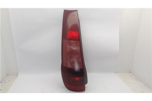Recambio de piloto trasero izquierdo para fiat i punto (176) berlina referencia OEM IAM 36510748  