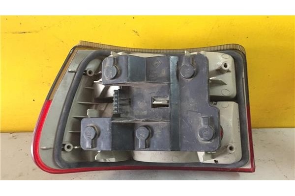 Recambio de piloto trasero derecho para opel astra f berlina 1.4 básico referencia OEM IAM 394448  