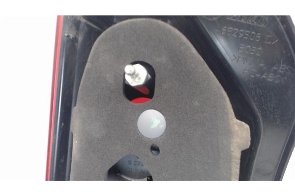 Recambio de piloto trasero derecho para fiat idea (135) referencia OEM IAM 40600748  