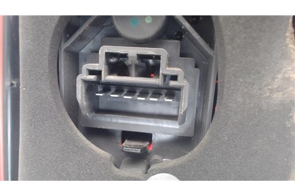 Recambio de piloto trasero derecho para fiat idea (135) referencia OEM IAM 40600748  