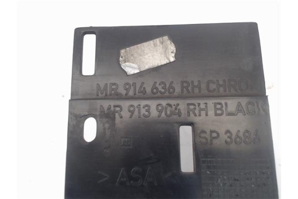 Recambio de rejilla paragolpes delantero derecha para mitsubishi carisma berlina 4 (da0) 1.9 di-d (da5a) referencia OEM IAM MR91