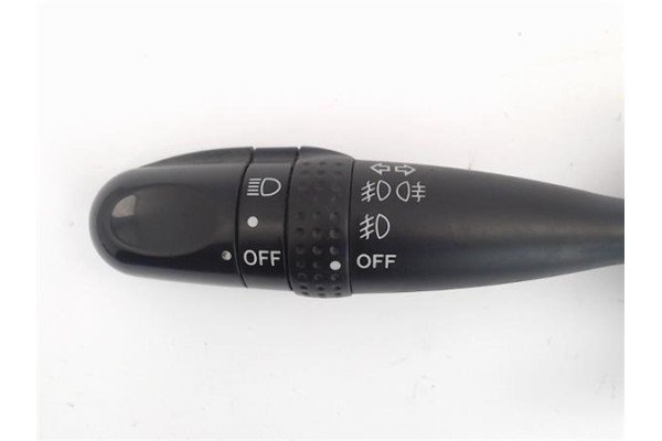 Recambio de mando intermitencia para toyota corolla sedán (_e12j_, _e12t_) 2.0 d4d referencia OEM IAM 173712  