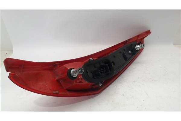 Recambio de piloto trasero izquierdo para fiat ii punto (188) berlina referencia OEM IAM 286201  