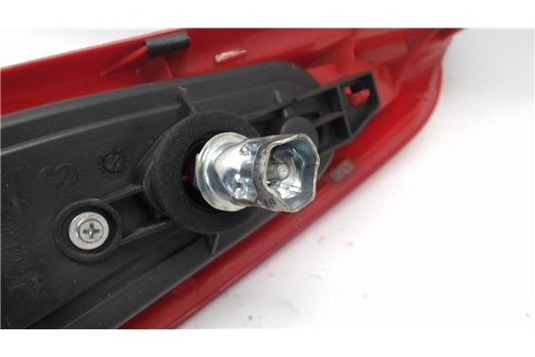 Recambio de piloto trasero izquierdo para fiat ii punto (188) berlina referencia OEM IAM 286201  