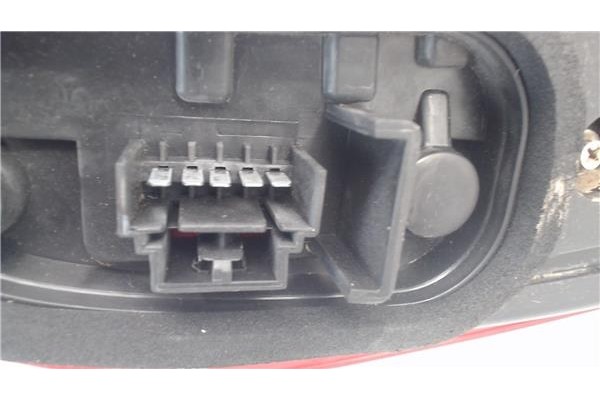 Recambio de piloto trasero izquierdo para fiat ii punto (188) berlina referencia OEM IAM 286201  