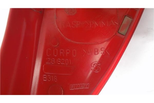 Recambio de piloto trasero izquierdo para fiat ii punto (188) berlina referencia OEM IAM 286201  