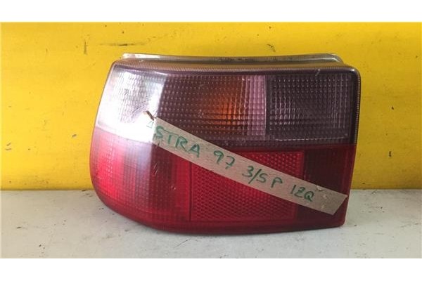 Recambio de piloto trasero izquierdo para opel astra f berlina 1.4 básico referencia OEM IAM 394449  