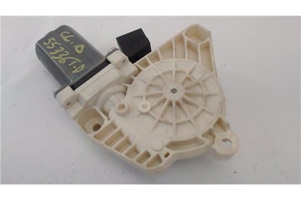 Recambio de motor elevalunas trasero derecho para mercedes-benz clase a (bm 169) 1.5 a 150 (169.031) referencia OEM IAM 99614710