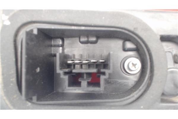 Recambio de piloto trasero derecho para fiat ii punto (188) berlina referencia OEM IAM 465237710  