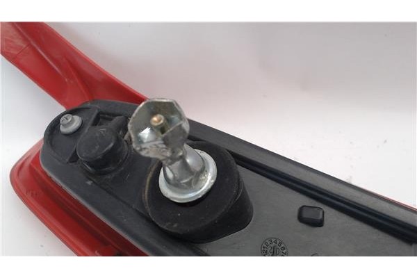 Recambio de piloto trasero derecho para fiat ii punto (188) berlina referencia OEM IAM 468178030 28630230 