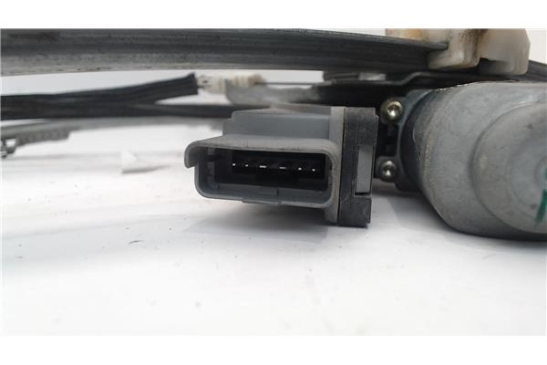 Recambio de mecanismo elevalunas delantero derecho para citroen xsara berlina referencia OEM IAM 400595R  