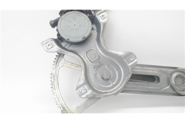 Recambio de mecanismo elevalunas delantero derecho para toyota yaris (ksp9/scp9/nlp9) referencia OEM IAM 857100D100  