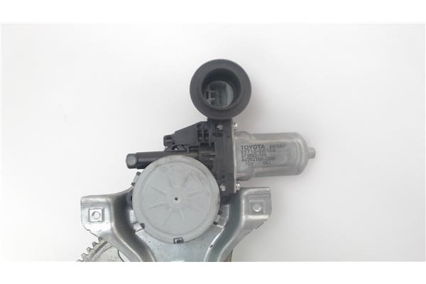 Recambio de mecanismo elevalunas delantero derecho para toyota yaris (ksp9/scp9/nlp9) referencia OEM IAM 857100D100  