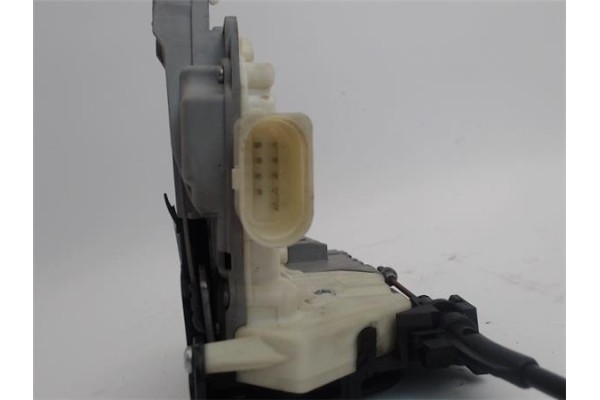 Recambio de cierre electromagnetico delantero izquierdo para volkswagen passat berlina (3c2) 2.0 tdi referencia OEM IAM cz3c1837