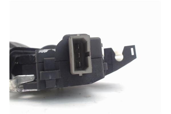 Recambio de cierre electromagnetico porton para volkswagen passat berlina (3c2) 2.0 tdi referencia OEM IAM 4f5827505  