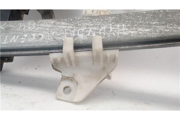 Recambio de mecanismo elevalunas delantero derecho para hyundai accent (x3) referencia OEM IAM 8240422010  