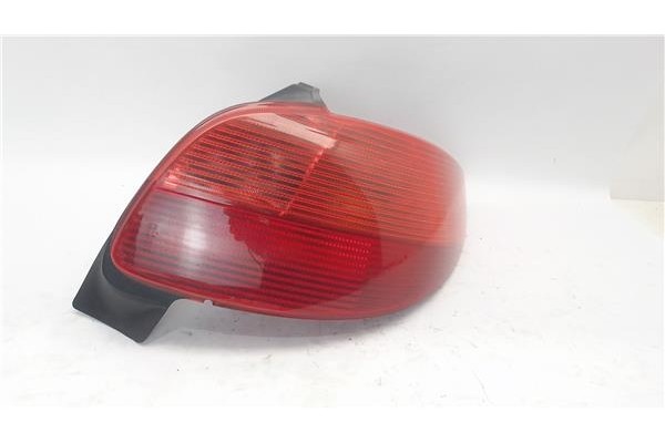 Recambio de piloto trasero derecho para peugeot 206 referencia OEM IAM 12627037   Recambio de piloto trasero derecho para peugeot 206 referencia OEM IAM 12627037