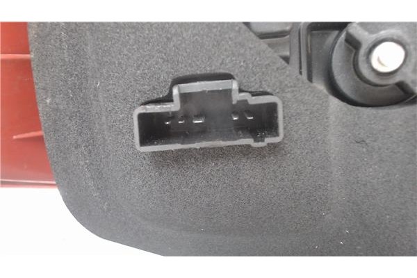 Recambio de piloto trasero derecho para peugeot 206 referencia OEM IAM 12627037   Recambio de piloto trasero derecho para peugeot 206 referencia OEM IAM 12627037