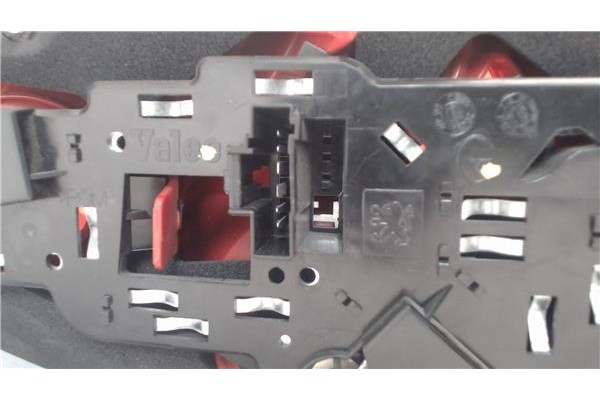 Recambio de piloto trasero izquierdo para peugeot 307 (s1) referencia OEM IAM 89034730  