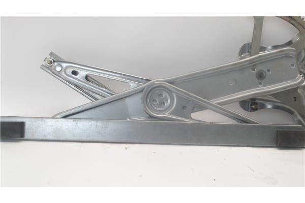 Recambio de mecanismo elevalunas delantero derecho para toyota corolla (e12) referencia OEM IAM 6981002130 106089 