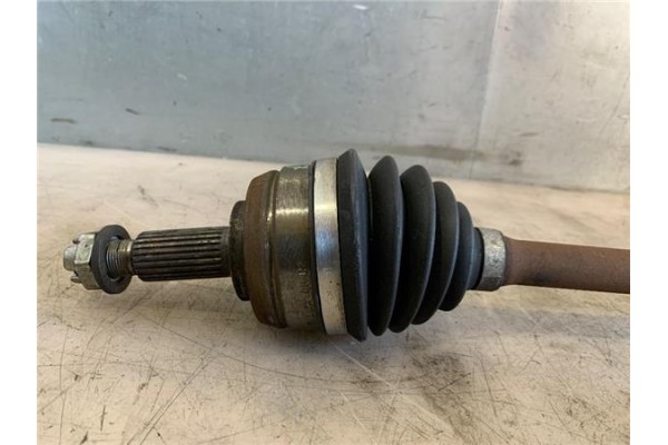 Recambio de palier delantero izquierdo para renault scenic iii (jz) 1.2 grand expression referencia OEM IAM 391013387R  82001980