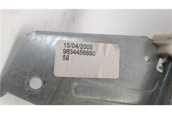 Recambio de mecanismo elevalunas delantero derecho para peugeot 307 break / sw (s1) referencia OEM IAM 9222J9  