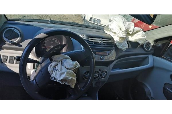 nissan pixo (uao) del año 2011