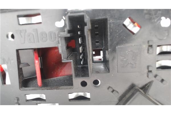 Recambio de piloto trasero izquierdo para peugeot 307 (s1) referencia OEM IAM 89034730  