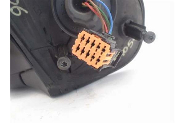 Recambio de retrovisor electrico izquierdo para peugeot 206 2.0 hdi 90 referencia OEM IAM 21a10122550  