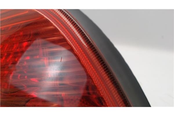 Recambio de piloto trasero izquierdo para peugeot 206 referencia OEM IAM 12637037 02A011A 