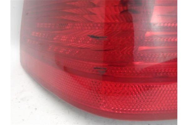 Recambio de piloto trasero derecho para bmw serie 3 berlina (e46) 2.0 320d referencia OEM IAM 83649222A01572 230012 