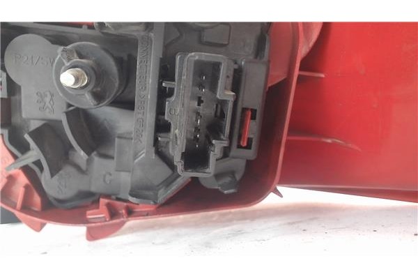 Recambio de piloto trasero izquierdo para peugeot 206 referencia OEM IAM 6350P1  