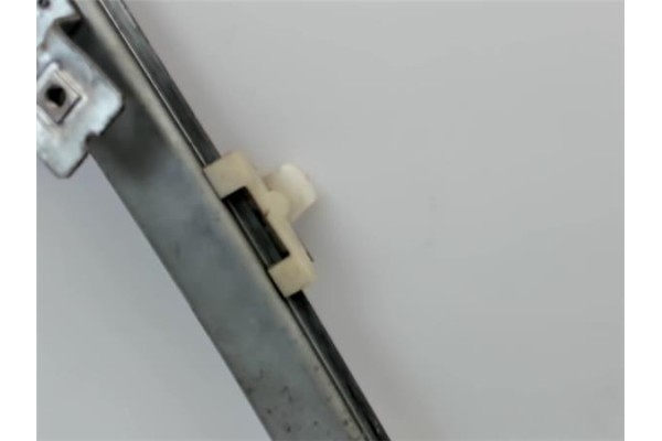 Recambio de mecanismo elevalunas delantero derecho para renault megane i classic (la0) referencia OEM IAM   