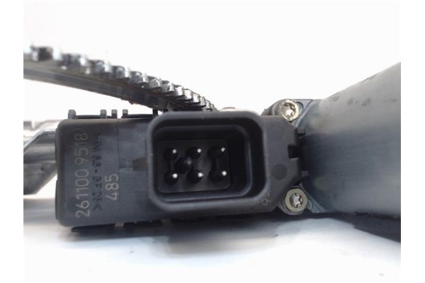 Recambio de mecanismo elevalunas delantero derecho para opel zafira a referencia OEM IAM 90579572  