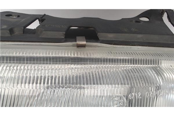 Recambio de faro delantero izquierdo para citroen saxo referencia OEM IAM 6204N5  