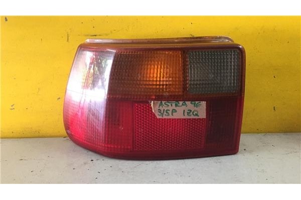 Recambio de piloto trasero izquierdo para opel astra f berlina 1.6 cd referencia OEM IAM 394449  