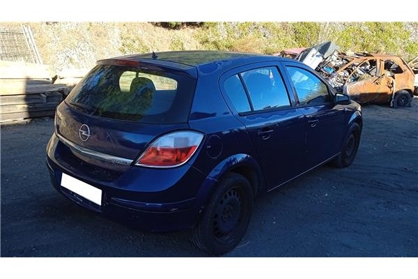 opel astra h berlina del año 2004