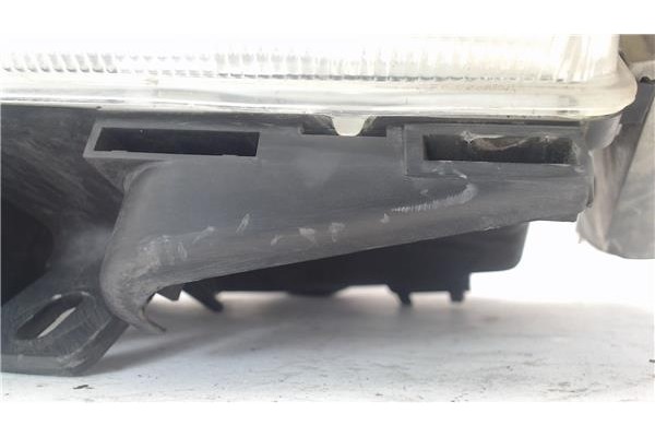 Recambio de faro delantero izquierdo para citroen saxo referencia OEM IAM 6204N5  